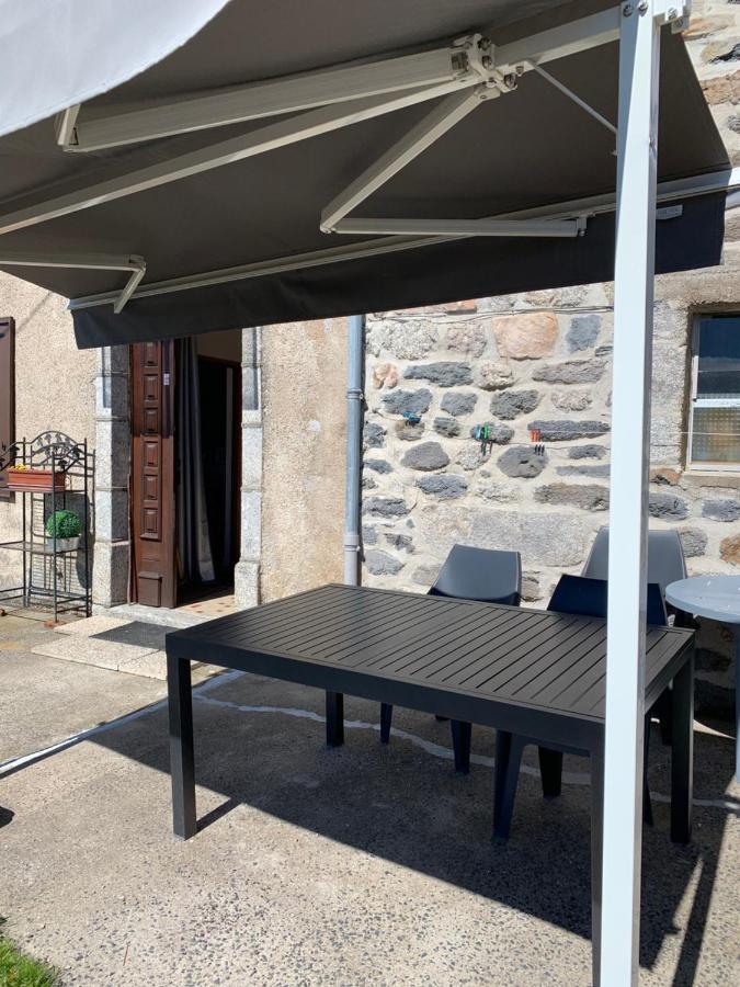 Fontanies En Aubrac Villa Лагиол Екстериор снимка